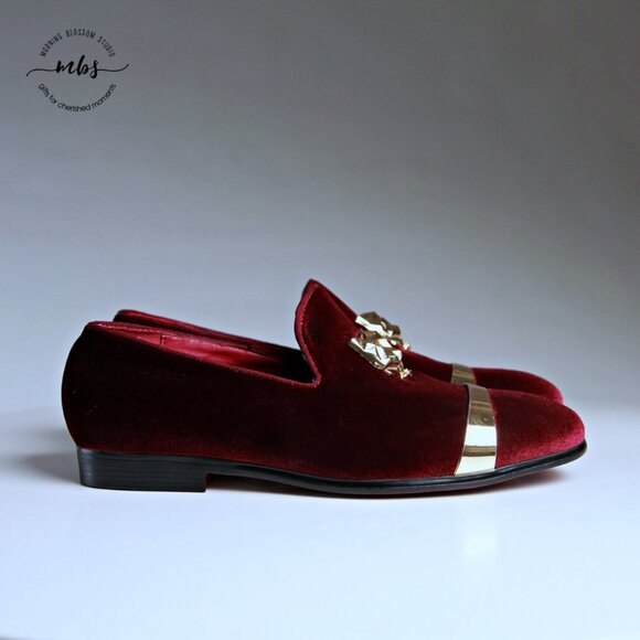 NWT Royal Shoes Velvet Loafers Red Gold Men 7.5 - Picture 1 of 14
